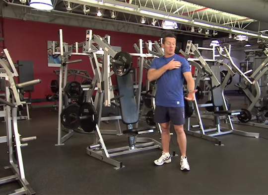 Maszyna Iso-Lateral Wide Chest